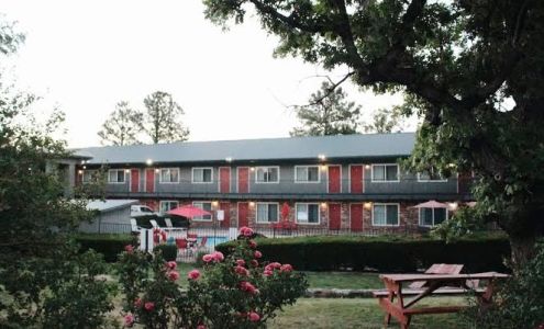 Days Inn by Wyndham Show Low