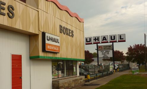 U-Haul Moving & Storage at 7 Mile & Van Dyke