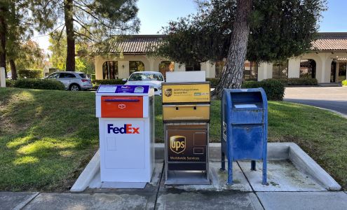 FedEx Drop Box