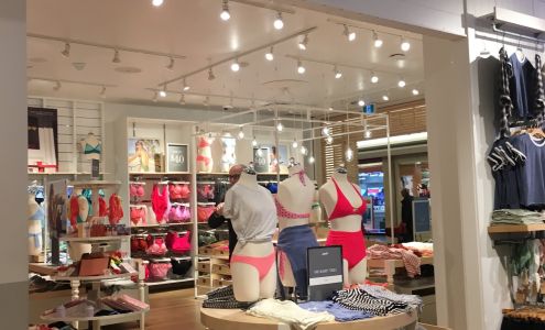 American Eagle & Aerie Store