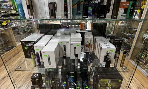 Lucky Bucks Smoke + Vape | Premium Headshop & Herbs