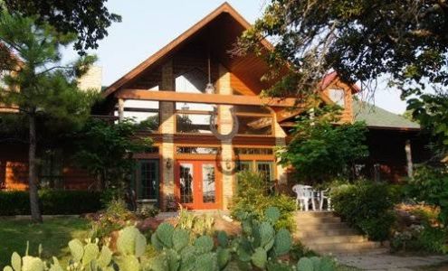 Rusty Gables Guest Lodge