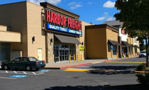 Twin City Shopping Center strip mall