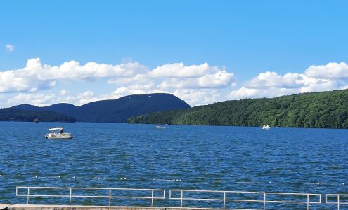 Candlewood Isle Club New Fairfield