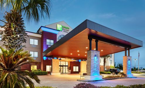 Holiday Inn Express & Suites Panama City-Tyndall, an IHG Hotel