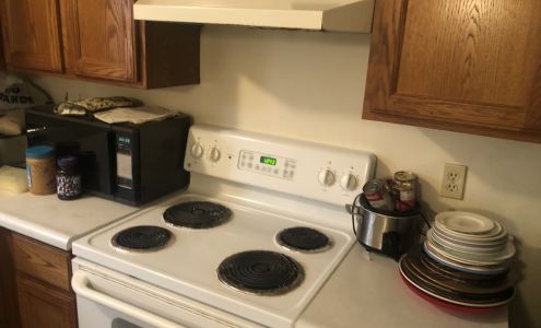 RESIDENTIAL & COMMERCIAL FAMILY CLEANING ,llc