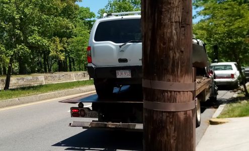 A & B Towing Service