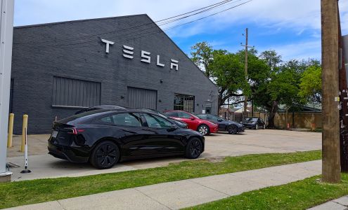 Tesla Service Center