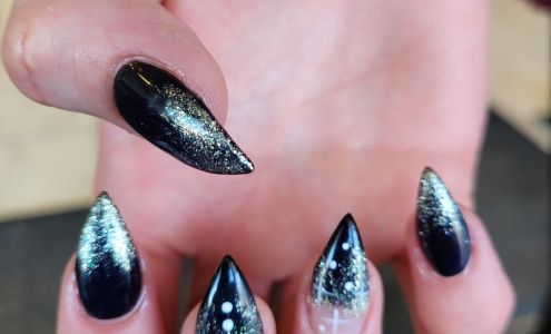 LAVISH NAILS & BEAUTY SPA