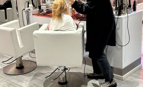 Blo Blow Dry Bar