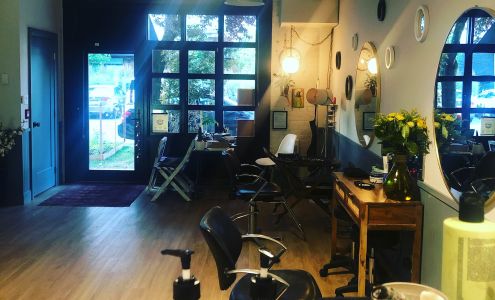 Community Salons 1129 Meares St, Victoria British Columbia V8V 3K9