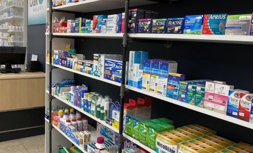 Academy Pharmacy & Clinic - Oak Medical Arts Thunder Bay