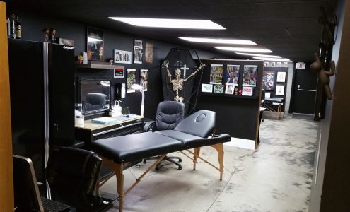 Darker Daze Tattoo Studio 1043 5th Ave, Prince George British Columbia V2L 5G4