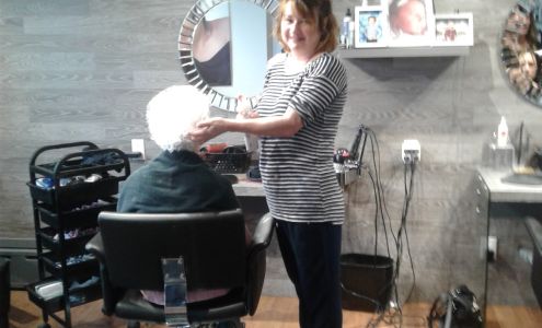 Salon Coiffur-O-Max 2650 105e Ave, Shawinigan-Sud Quebec G9P 1P9