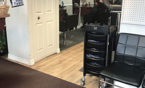 Calypso Coiffure & Esthetique 450 Rue du Pont, Mont-Laurier Quebec J9L 2R9