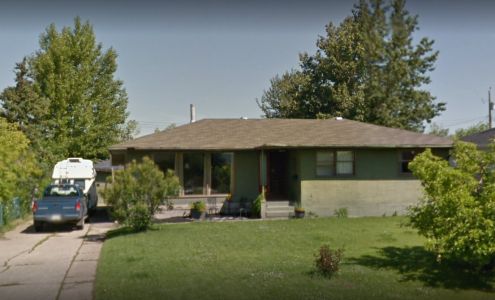 Sue's Do's 916 111 Ave, Dawson Creek British Columbia V1G 2X3