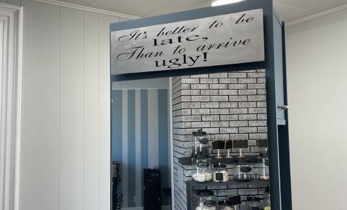 Curl Up & Dye 5 Parade St, Yarmouth Nova Scotia B5A 3A3