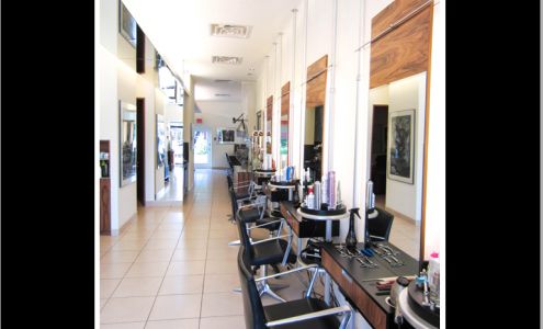 Creation Coiffure 191 Bd de Mortagne, Boucherville Quebec J4B 1A9