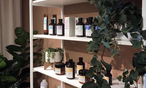 Salon O Salon 566 Rue Saint-Charles, Boucherville Quebec J4B 3N3