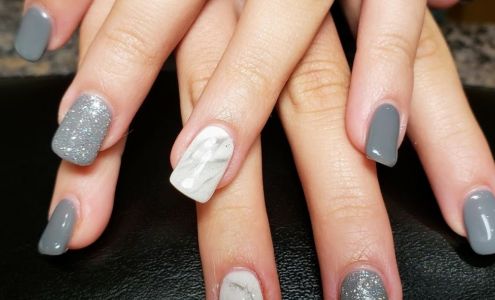 Caroline Viger-technicienne en Pose d'ongles au Gel-Manucure-Shellac-Onglerie-ongle-pose d'ongles-ongles