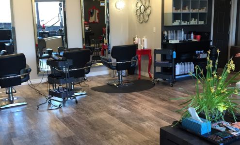 Hairdresser On Fire 61 Grand River St N, Paris Ontario N3L 2M3