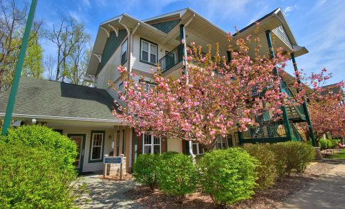 Scholar's Quad Collegiate Apartments