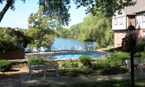 Twin Lakes Apartments