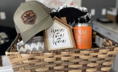 Supreme Exterior Clean L.L.C. 343 Tyler Ave, North Mankato Minnesota 56003