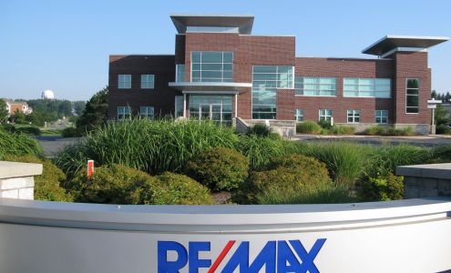 RE/MAX Centre Realty