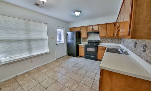 Chelena Allen-Broker Associate, GRI, ABR, SRS, RENE, PSA BenchMark Realtors, LLC,