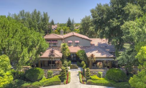 Stonelake Apartment Homes