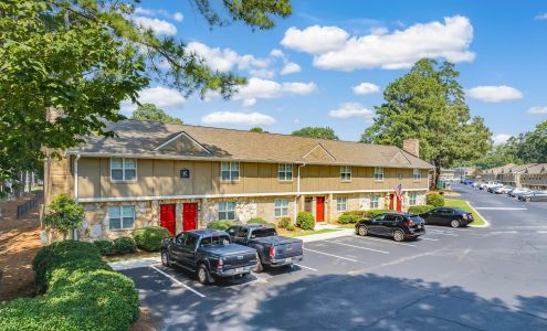 The Grove at Six Hundred Apartment Homes