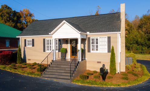 CENTURY 21 The Avenues