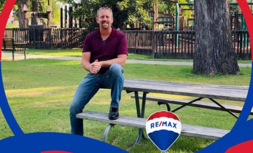 Kelly Bob Bayer, Real Estate Associate - RE/MAX First Realty