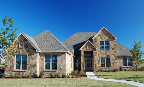 Huddleston Homes 410 Kiowa Dr E, Lake Kiowa Texas 76240