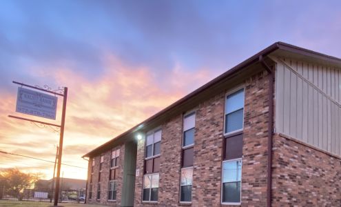 Walnut Manor Apartments