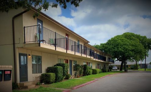 Oaks Apartments