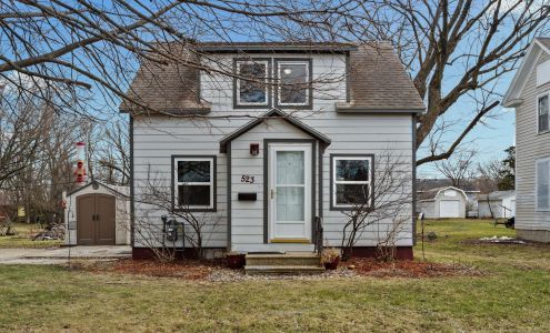 Berkshire Hathaway HomeServices Advantage Real Estate