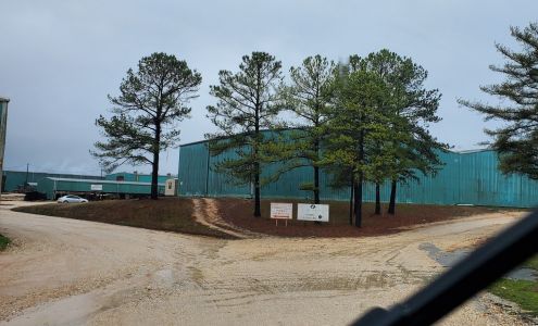 Hassell & Hughes Lumber Co 608 TN-13, Collinwood Tennessee 38450