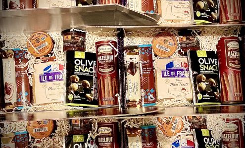 Miami Gift Baskets in a Box by THE BOX OUT OF THE BOX