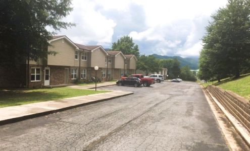 Four Seasons Apartments