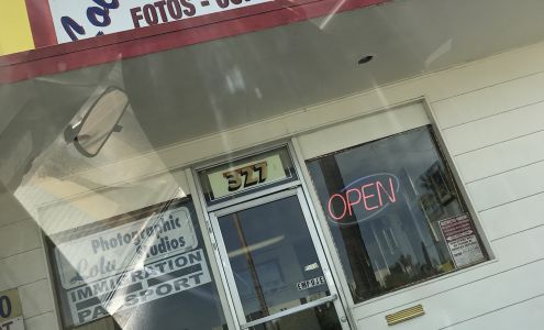 Lola Photographic Studios