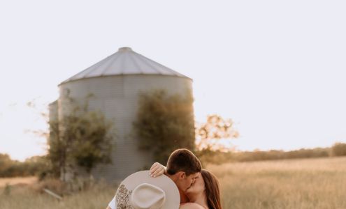 Aislinn Danielle Photography 520 Ryan St, Boonville Missouri 65233