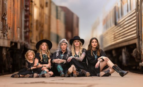 Shannon Squires Photography and Creative Academy