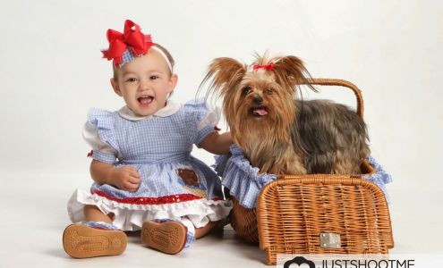 JUST SHOOT ME Photography Studio