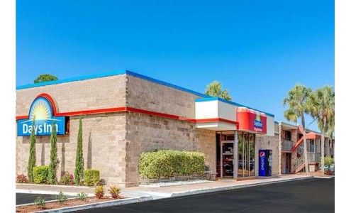 Days Inn by Wyndham Bradenton - Near the Gulf