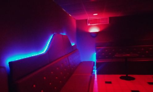 HUNNII POT BAR & LOUNGE