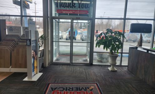 Giant Don's Flooring America