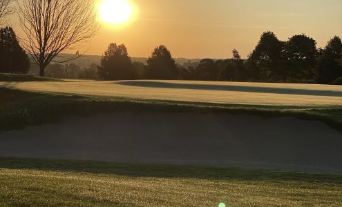 Cherry Hills Golf & Lodge