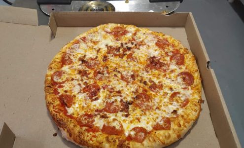 Big Foot Pizza White Cloud